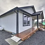 Modern Ocean Shores Home, 2 Mi To Beach!