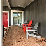 Ocean Shores Getaway With Fireplace And Hot Tub!