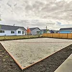 Ocean Shores Getaway With Fireplace And Hot Tub!
