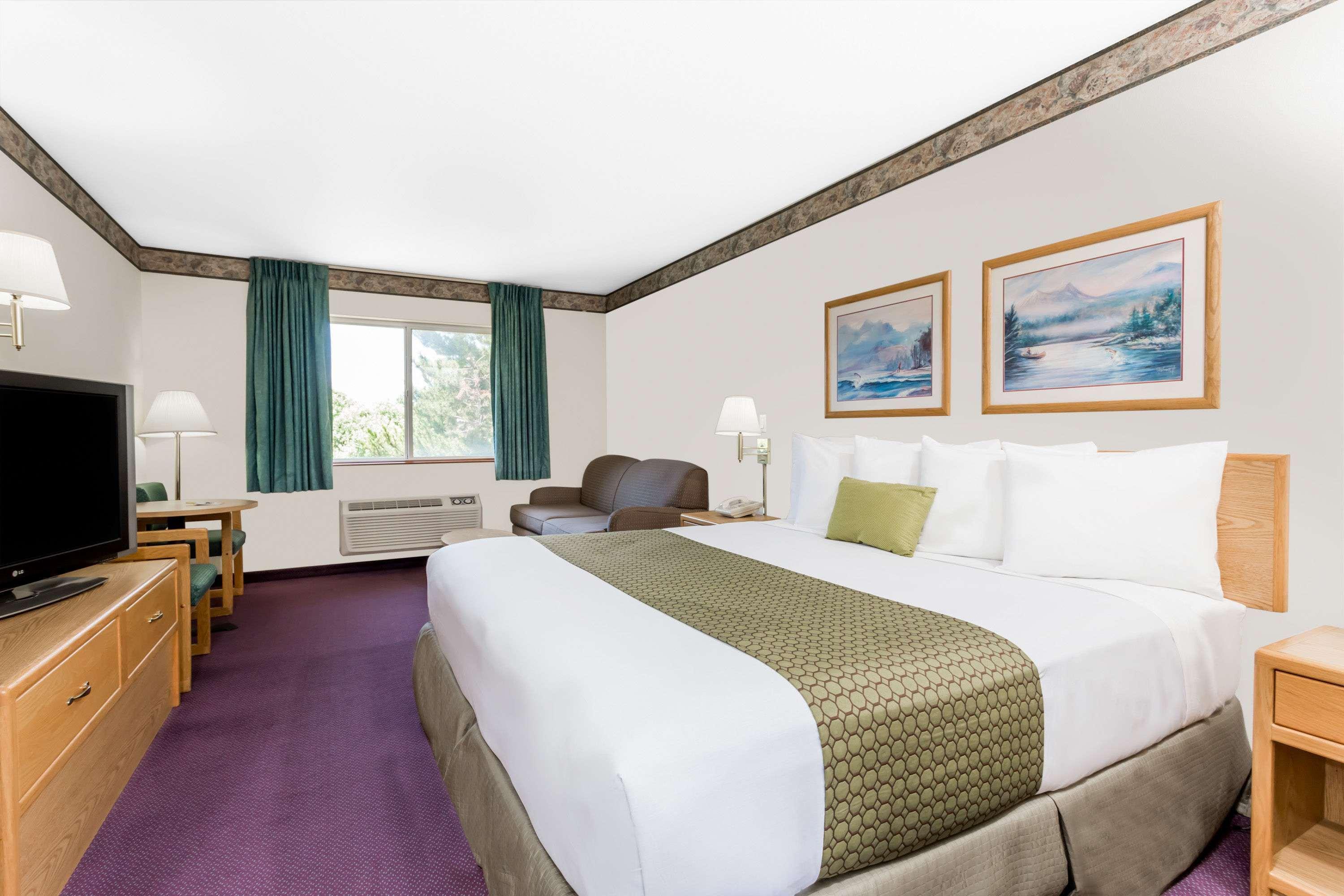 Days By Wyndham Hotel