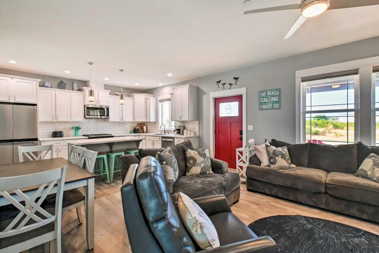 Holiday home Getaway With Fireplace And Hot Tub!