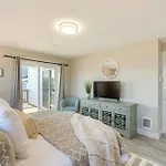 Pet-Friendly Retreat With Fenced Yard, Walk To Beach