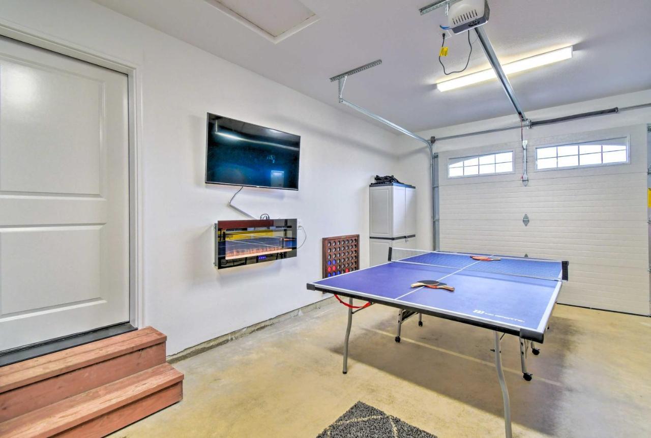 Holiday home Pet-friendly Retreat With Fenced Yard, Walk To *