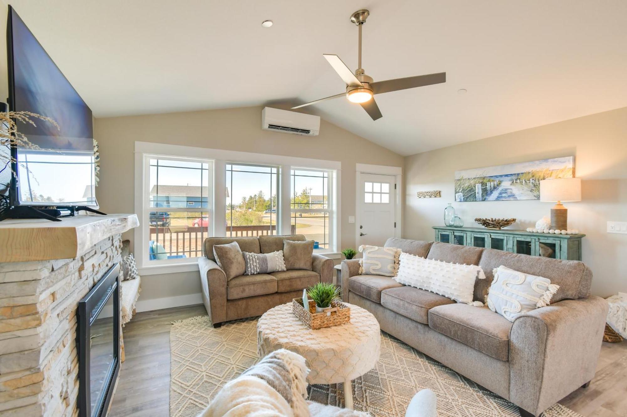Holiday home Pet-friendly Retreat With Fenced Yard, Walk To