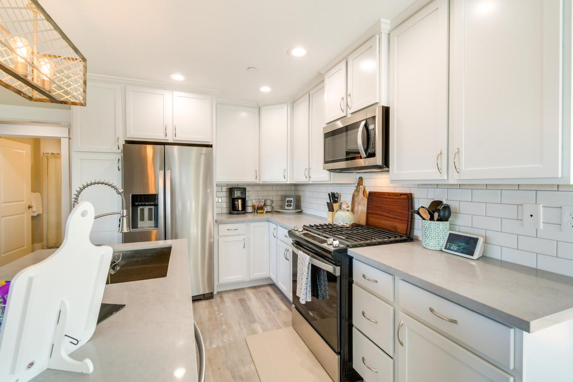 Pet-friendly Retreat With Fenced Yard, Walk To