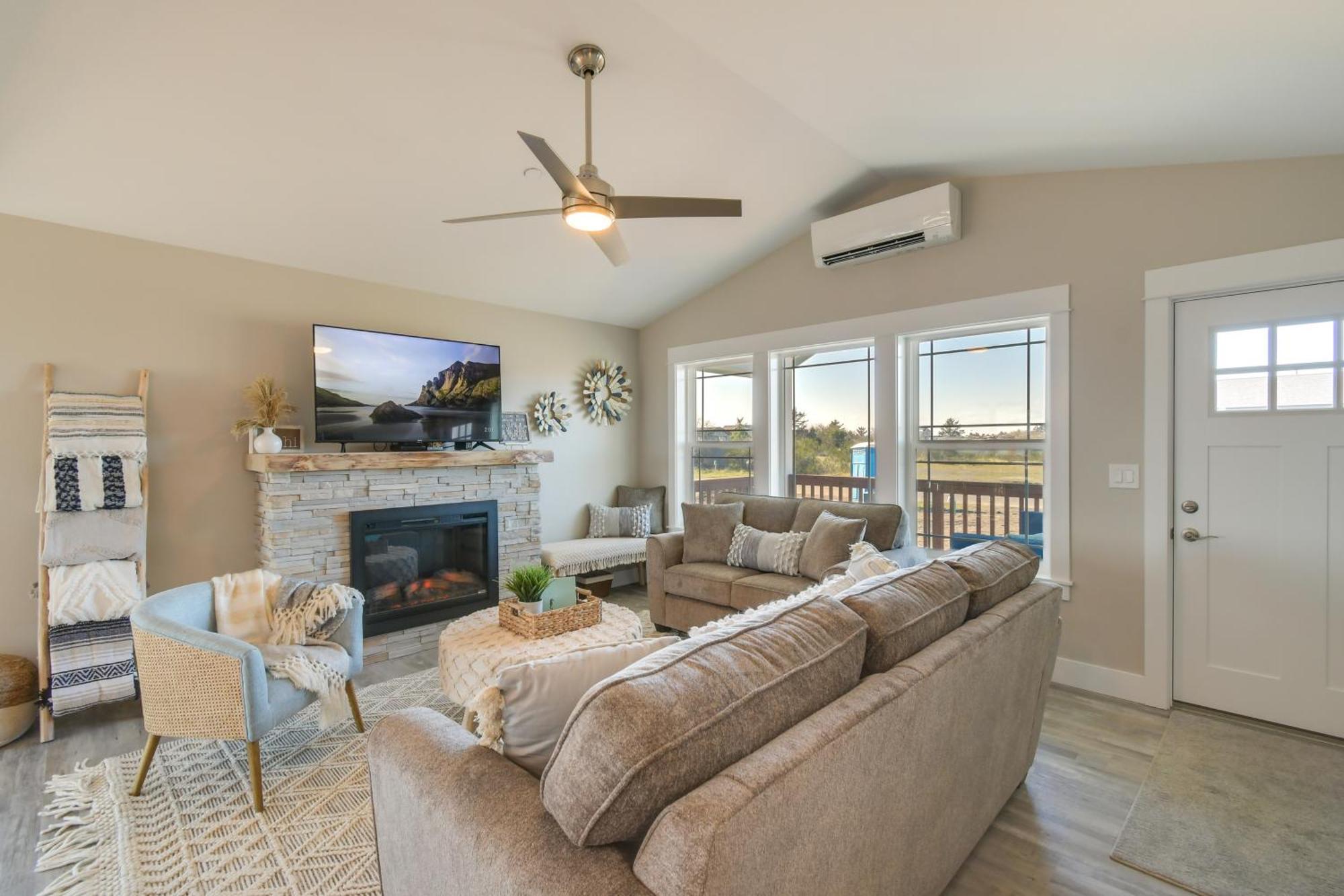 Pet-friendly Retreat With Fenced Yard, Walk To Holiday home Ocean Shores